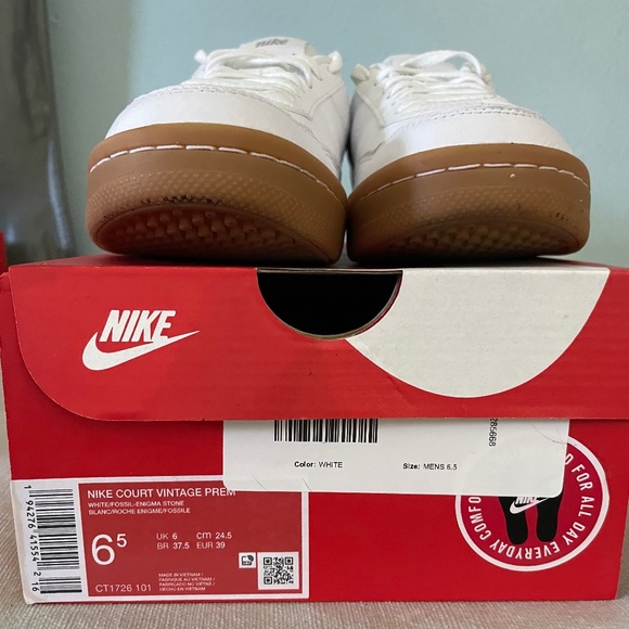 NIKE Court Vintage Premium 'White Gum' - Picture 7 of 10